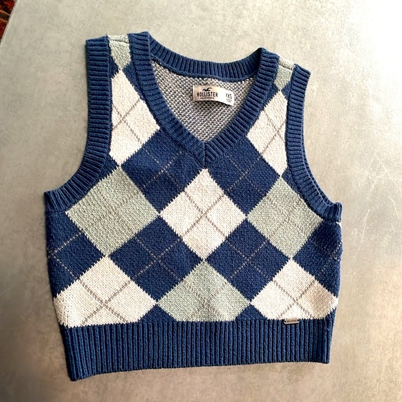 Hollister Argyle Sweater Vest - Picture 10 of 16